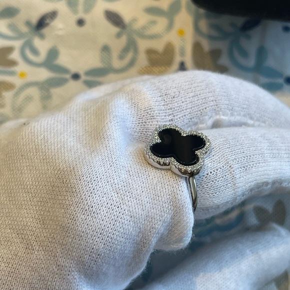 925 Sterling Silver Flower Minimalist Band Ring E12-32 - Picture 5 of 7